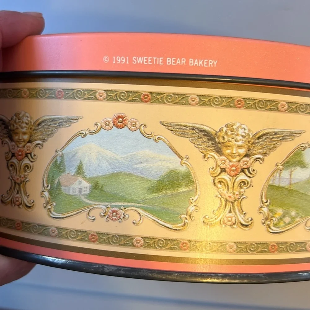 Vintage 1991 Sweetie Bear Bakery Tin Carousel White Horse Peach Gold Cherubs 9.5